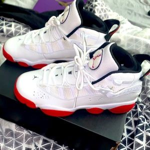 JORDAN 6 RINGS. RED WHITE AND BLACK. SIZE 5. WORN ONCE